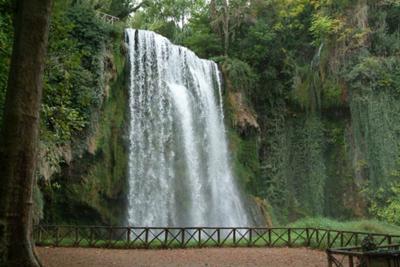 Monasterio de Piedra falls
